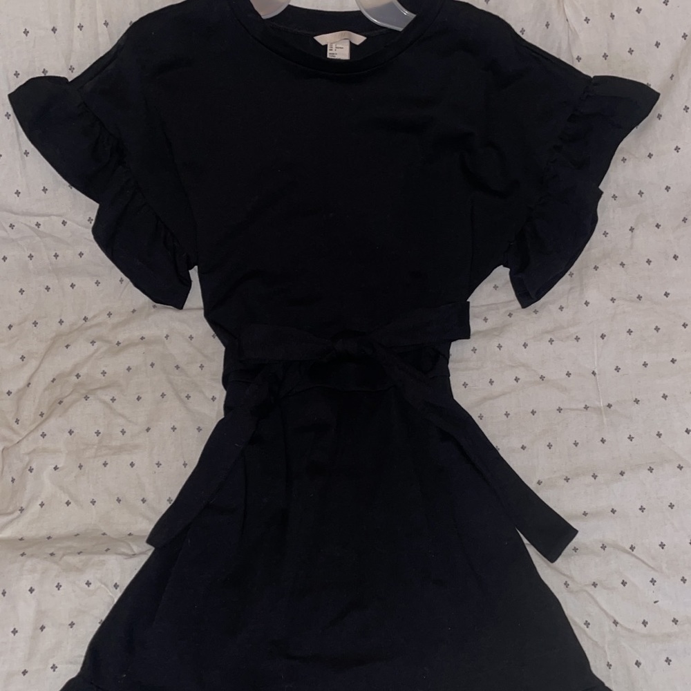 $5 H&M ruffle tie dress. Size: 2 but fits like 00/0
